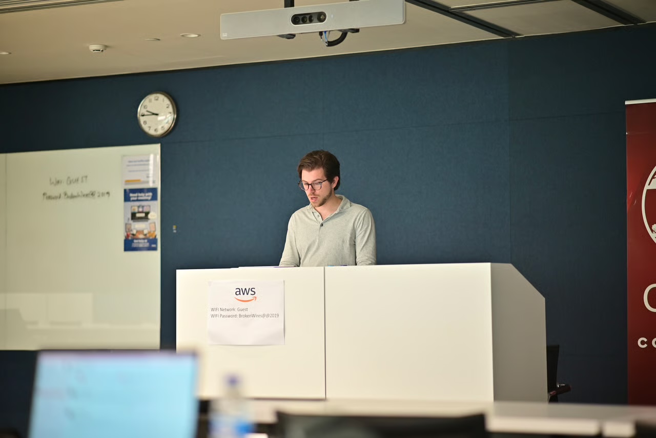 Roy Derks teaching GraphQL For Frontend Developers at the CityJS Singapore workshop in 2023