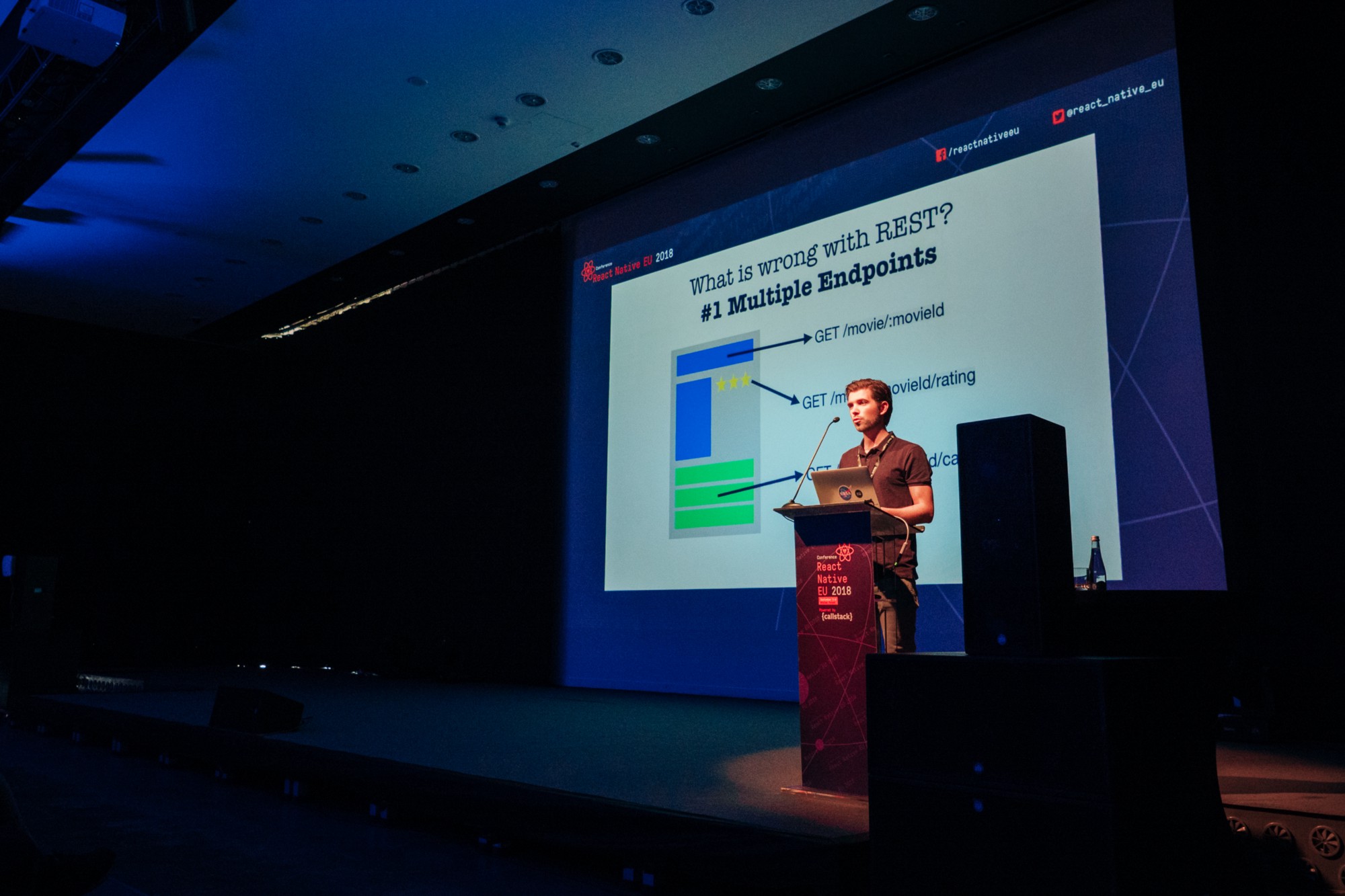 Roy Derks explaining REST endpoints on stage at React Native EU 2018